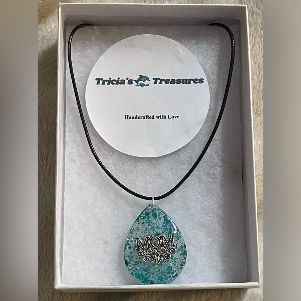 Mom Handcrafted Neckace
